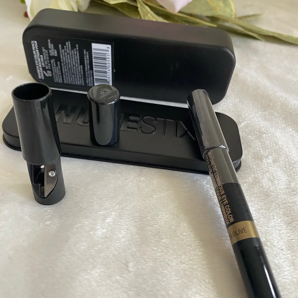 Nudestix QUEEN Olive Eye Color Pencil WITH SHARPENER
